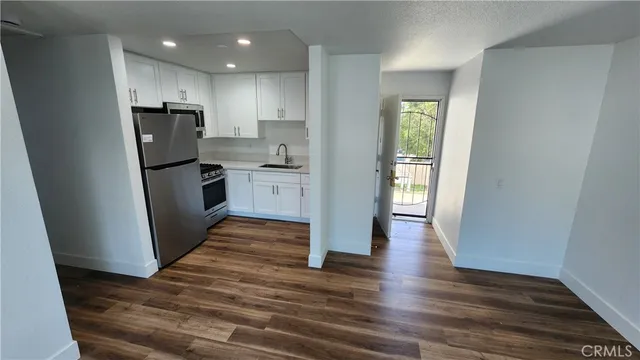 $3,050 | 988 El Camino Drive, Unit 203, Costa Mesa, CA 92626