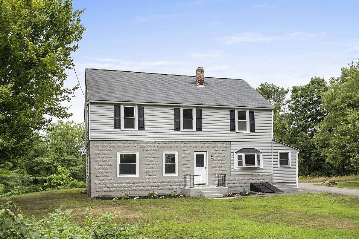 36 Gowing Road Hudson, NH 03051 - Photo 3 of 40