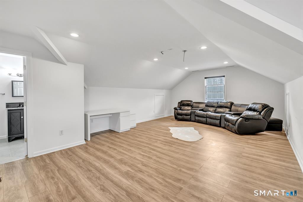 171 Henderson Road Fairfield, CT 06824 - Photo 27 of 37