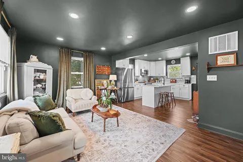 $550,000 | 233 Kenwood Road, Pasadena, MD 21122