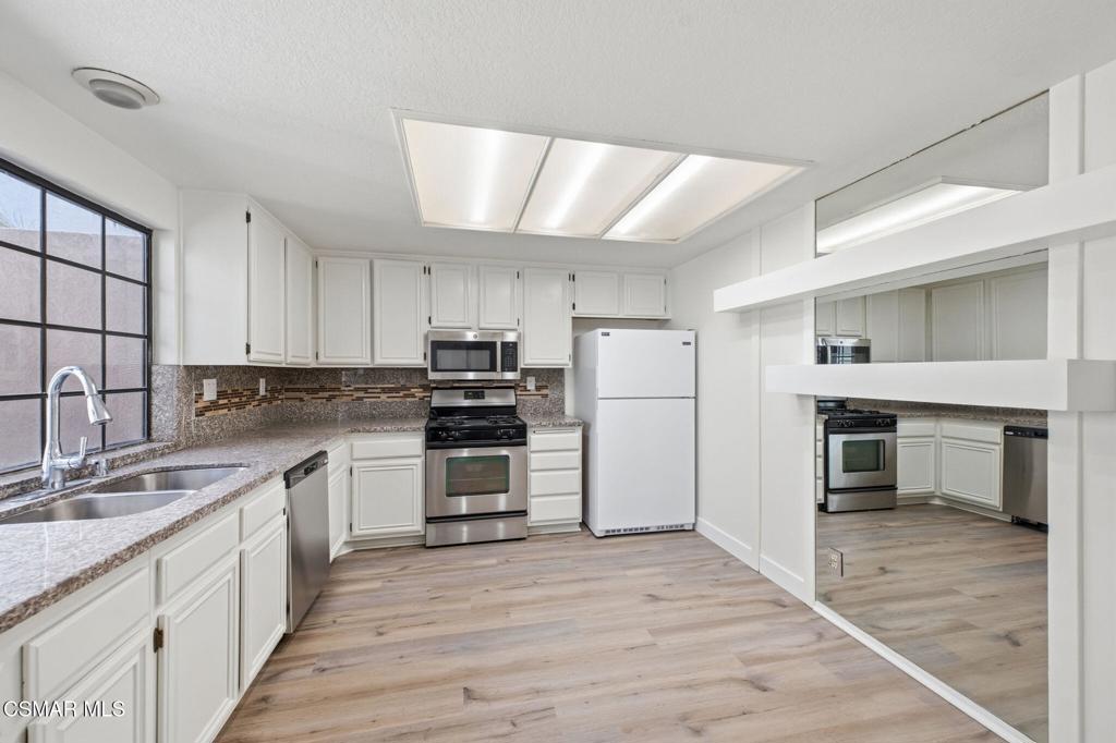 802 Congressional Road Simi Valley, CA 93065 - Photo 9 of 37