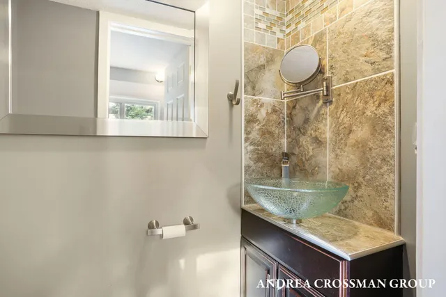 $379,000 | 523 Fulton Street, Grand Haven, MI 49417