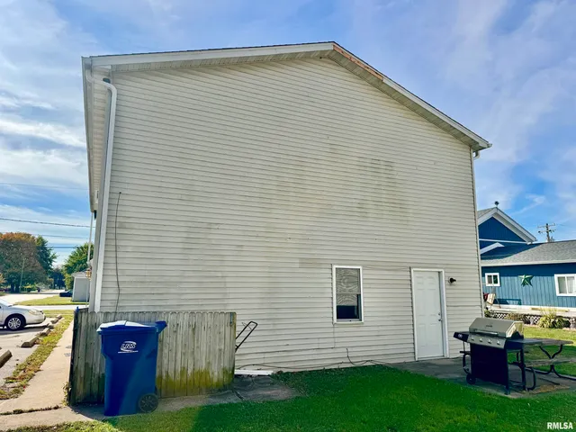 $209,900 | 501 Southwest 3rd Street, Aledo, IL 61231