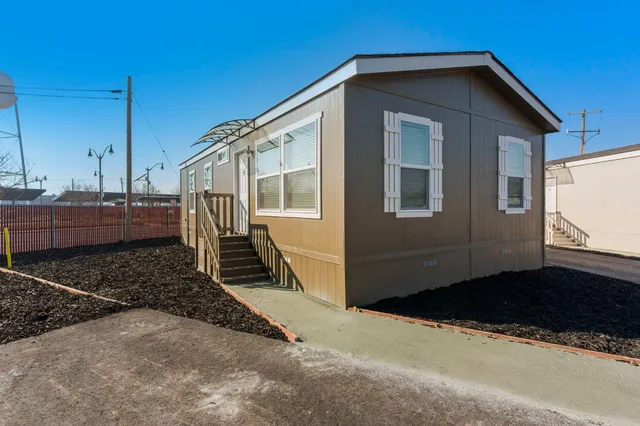 $170,950 | 317 Moffat Boulevard, Unit 21, Manteca, CA 95336