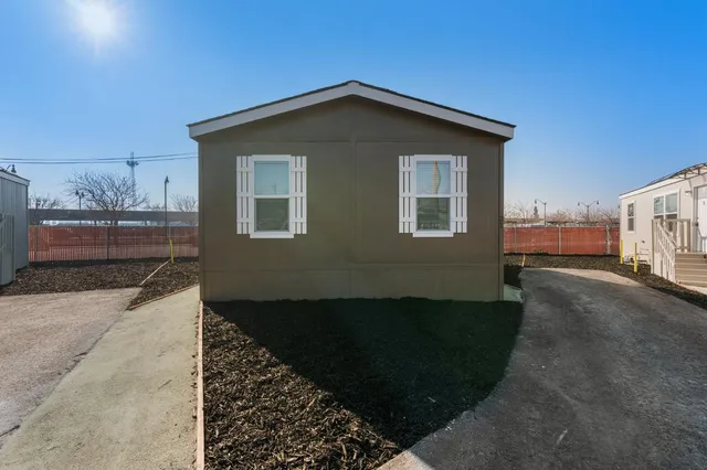 $170,950 | 317 Moffat Boulevard, Unit 21, Manteca, CA 95336