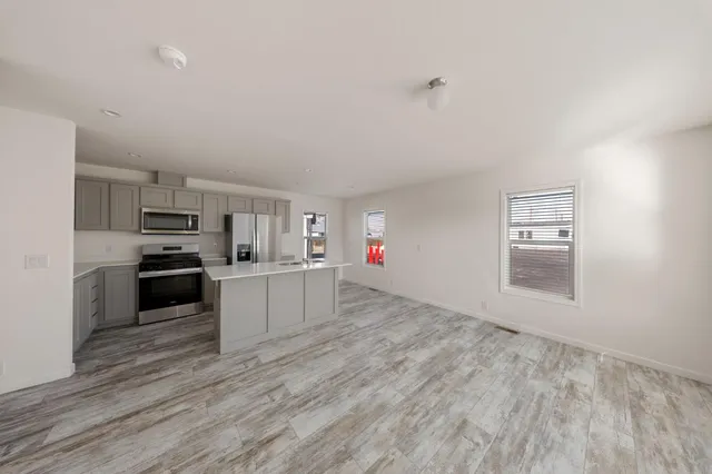 $170,950 | 317 Moffat Boulevard, Unit 21, Manteca, CA 95336