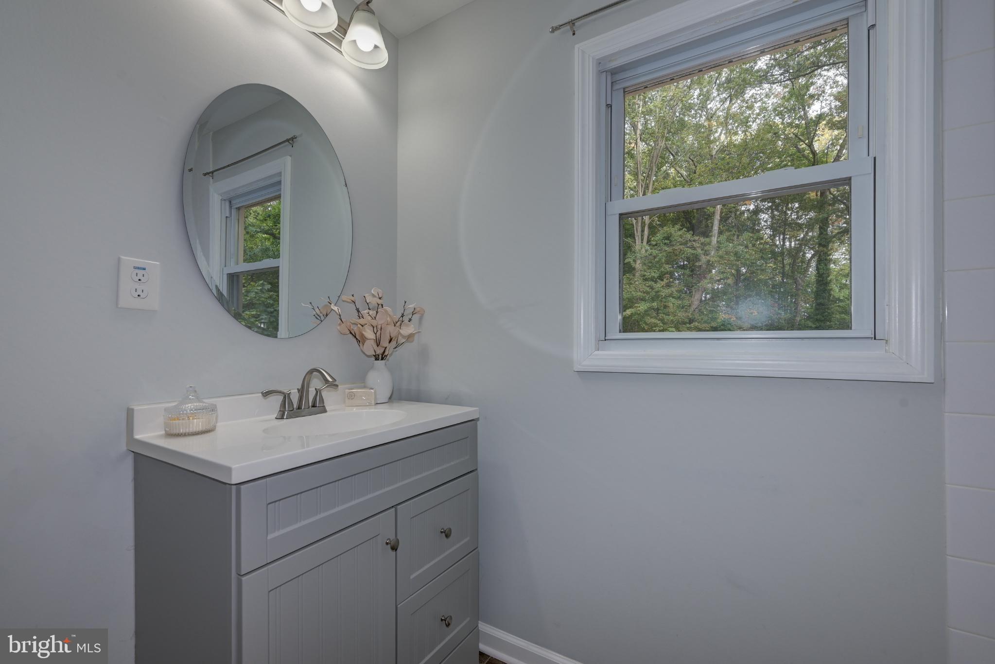 123 Clover Street Mount Holly, NJ 08060 - Photo 15 of 38 Common Hall Full Bath