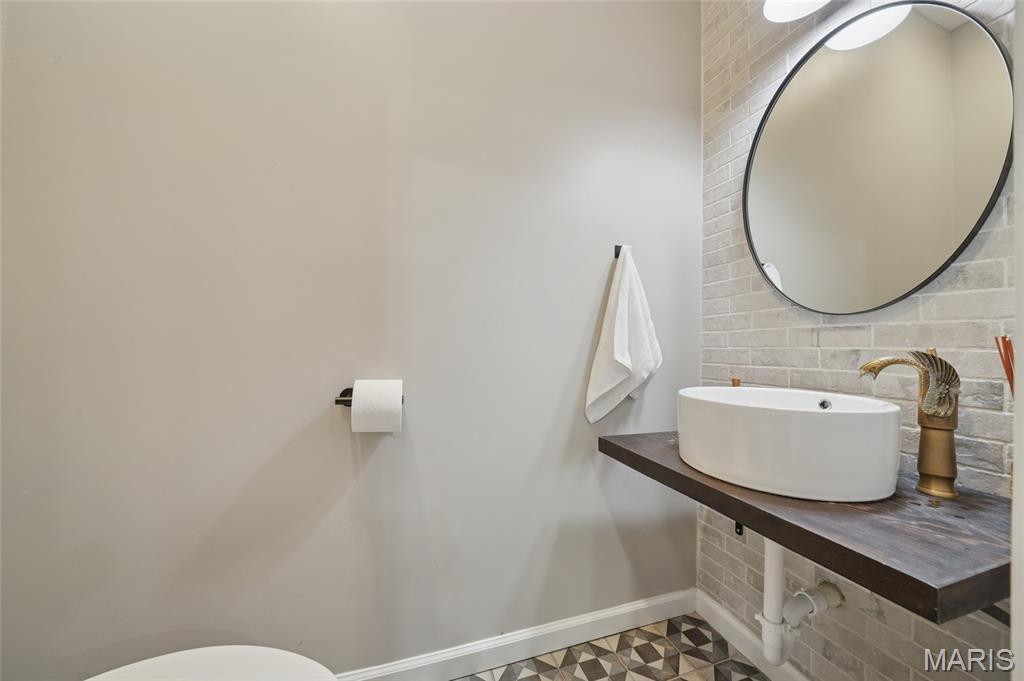 4456 Laclede Avenue St. Louis, MO 63108 - Photo 19 of 48