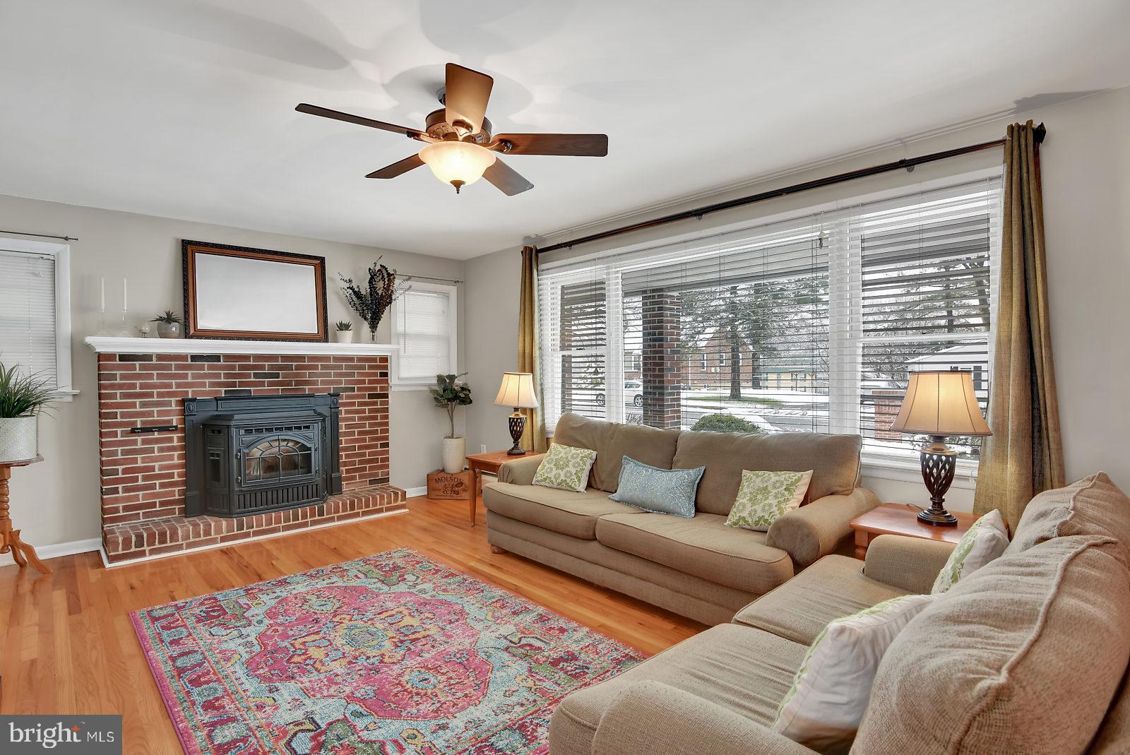 3600 Ridgeway Road Harrisburg, PA 17109 - Photo 3 of 25 Living Room