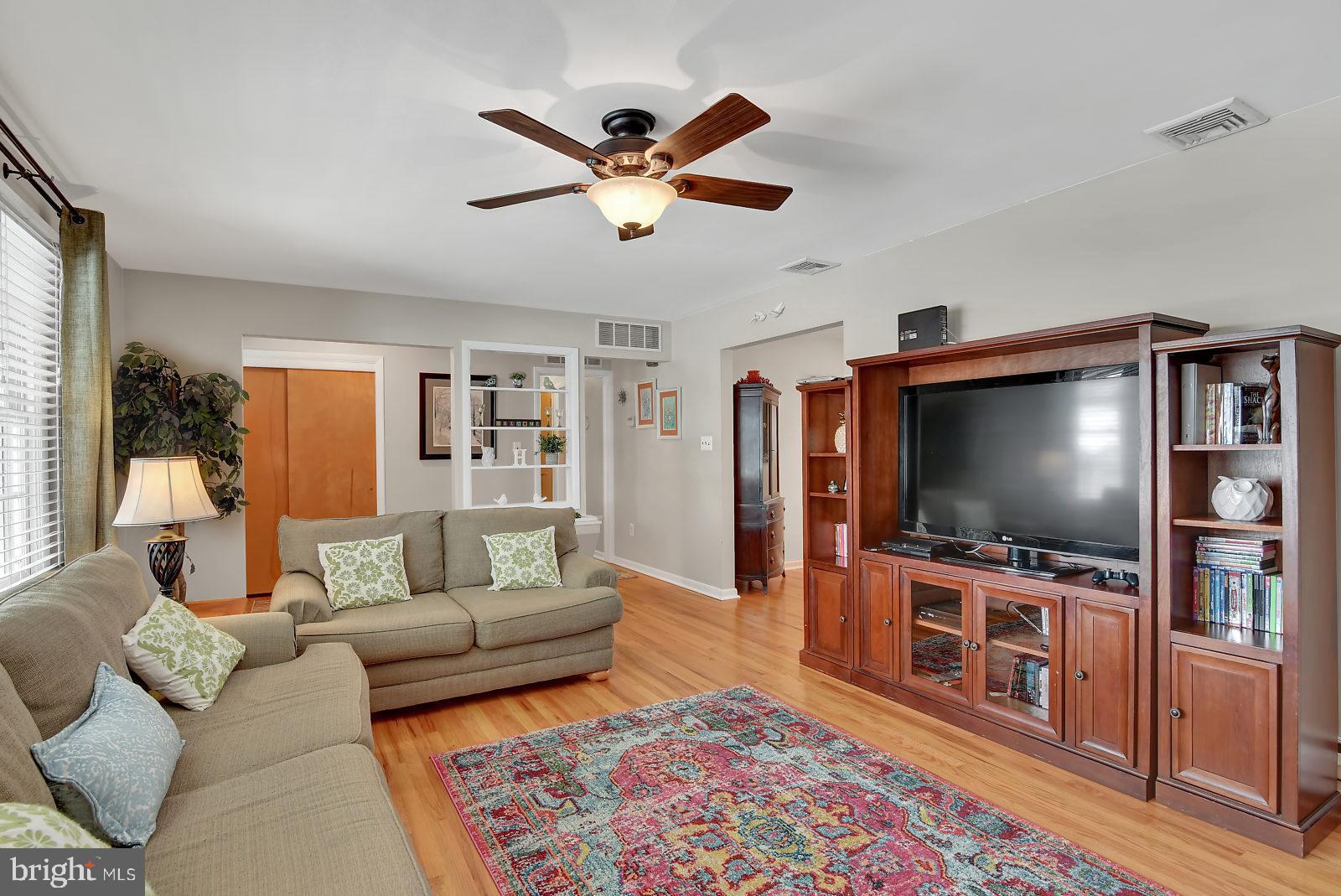 3600 Ridgeway Road Harrisburg, PA 17109 - Photo 5 of 25 Living Room