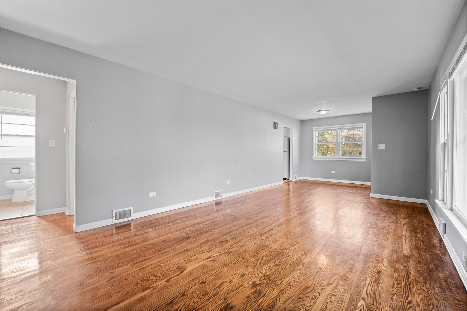 200 South Roselle Road Roselle, IL 60172 - Photo 3 of 17