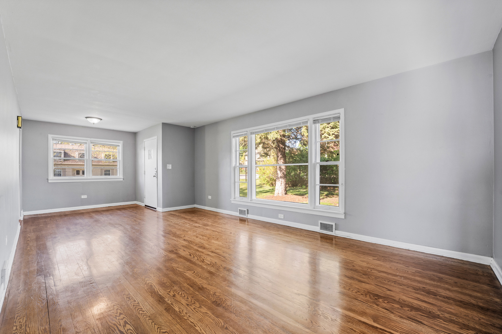 200 South Roselle Road Roselle, IL 60172 - Photo 4 of 17