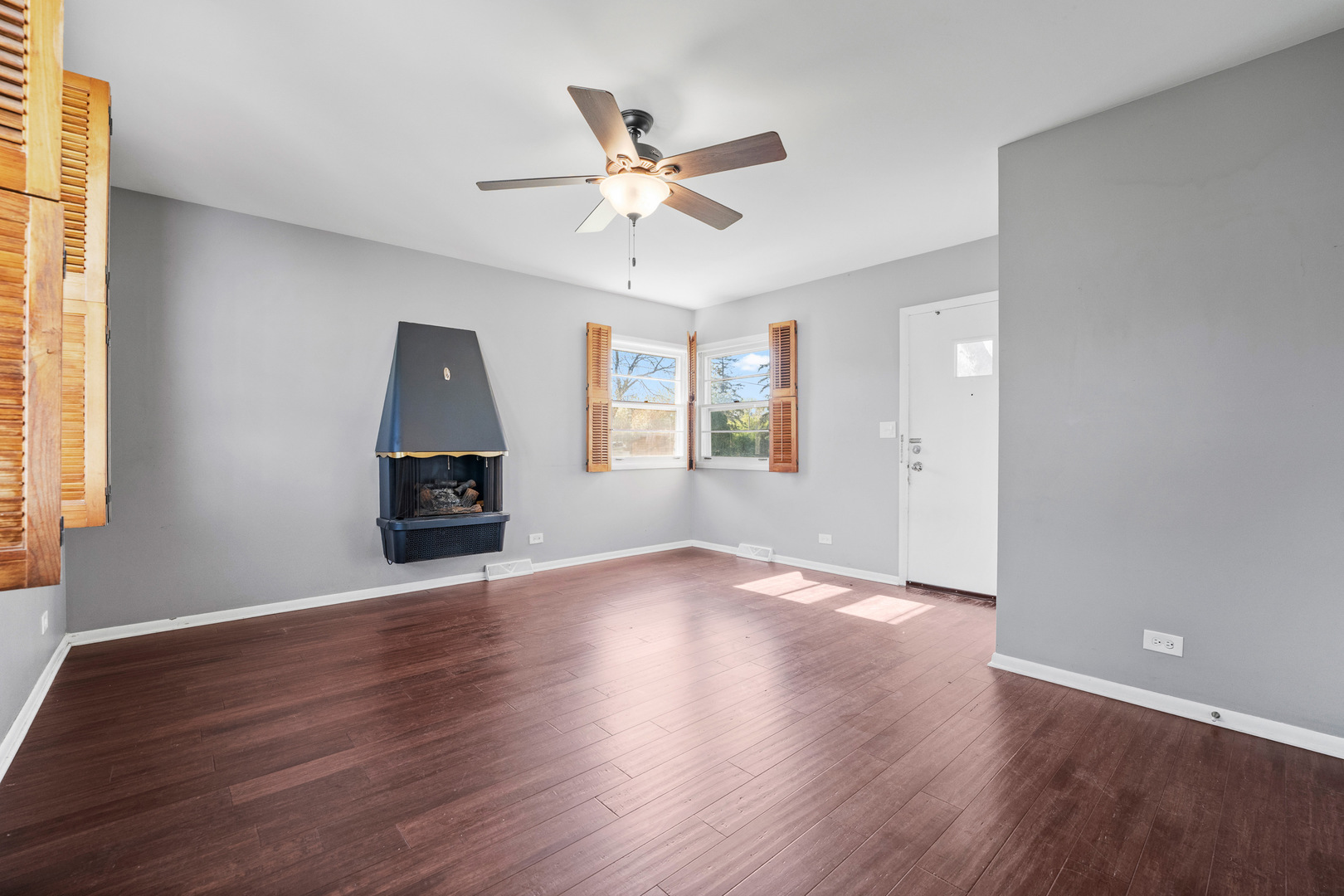 200 South Roselle Road Roselle, IL 60172 - Photo 6 of 17