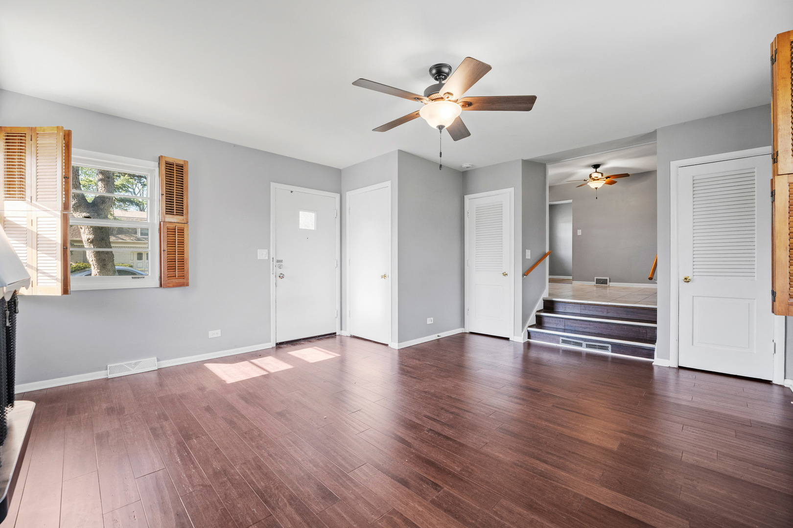 200 South Roselle Road Roselle, IL 60172 - Photo 7 of 17