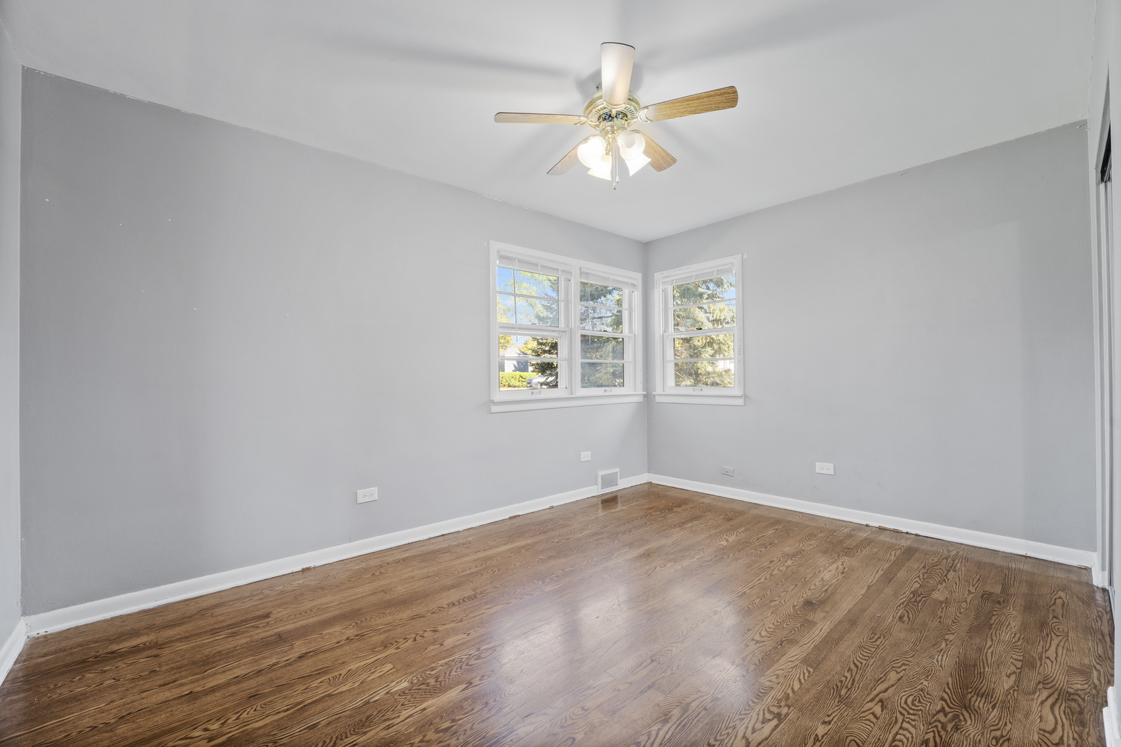 200 South Roselle Road Roselle, IL 60172 - Photo 8 of 17