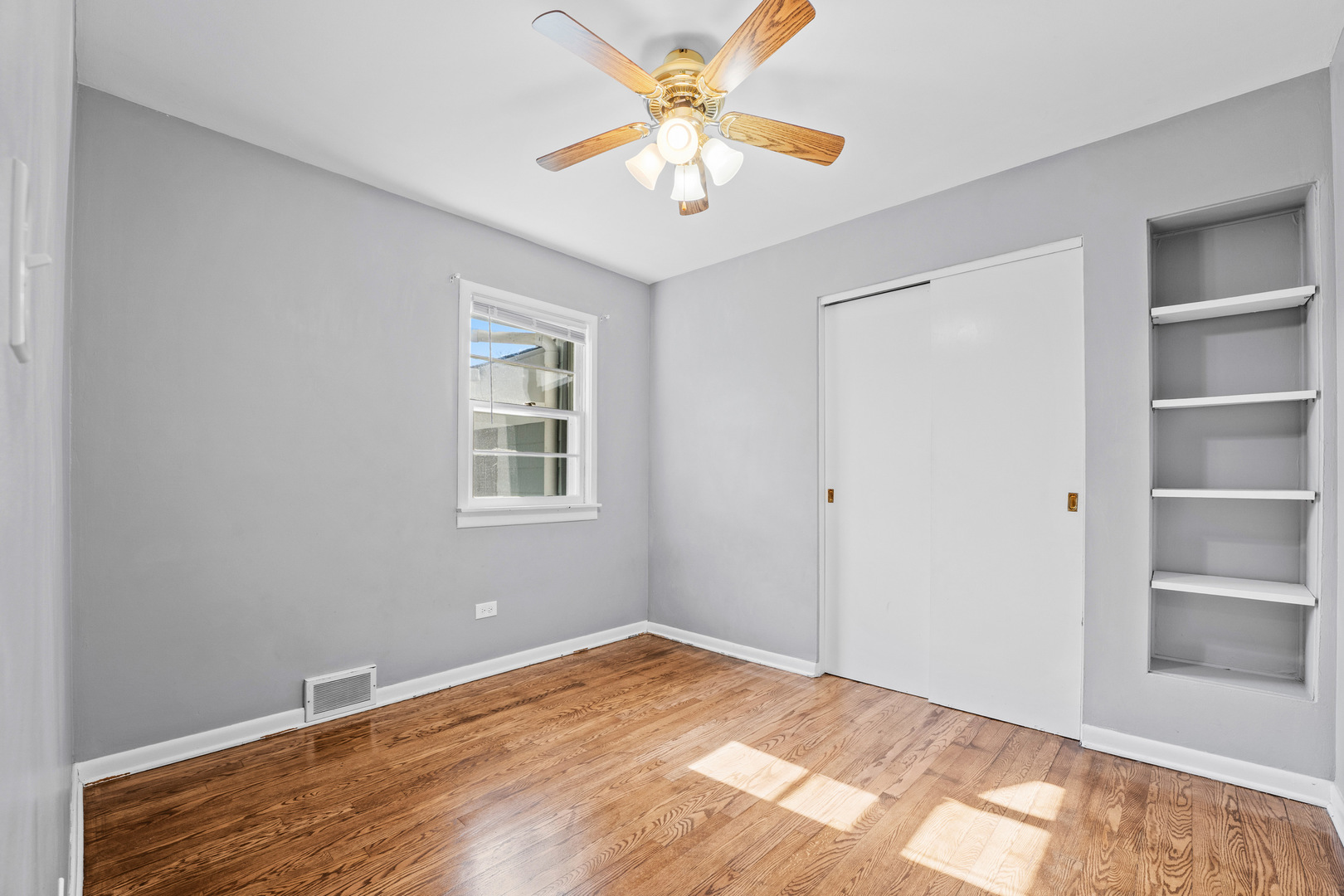 200 South Roselle Road Roselle, IL 60172 - Photo 9 of 17