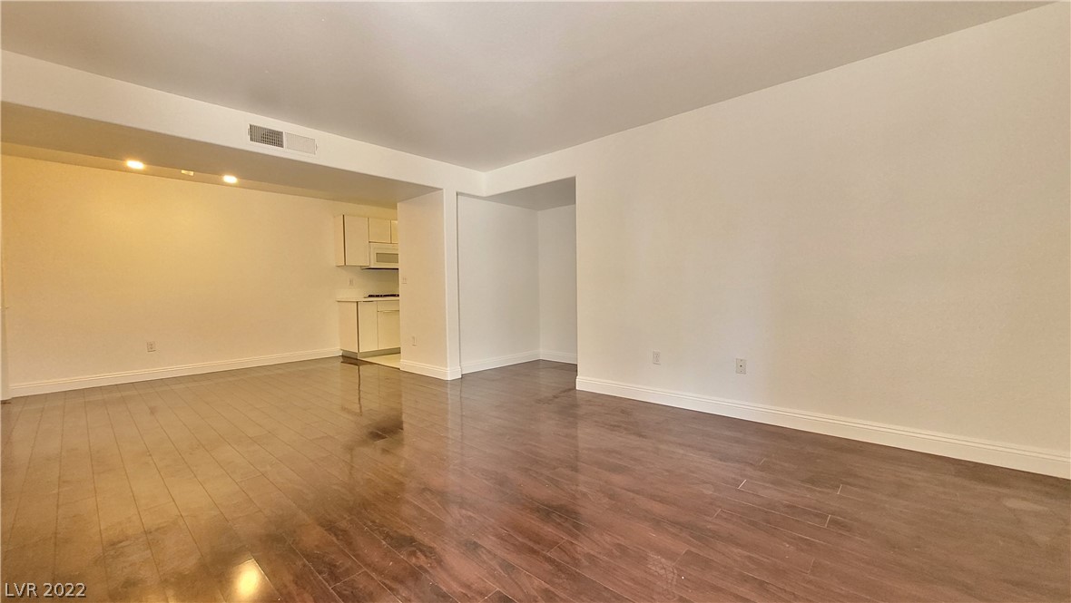 7885 West Flamingo Road, Unit 1112 Las Vegas, NV 89147 - Photo 3 of 13 Gallery Image 3