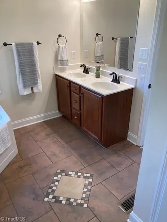 $2,950 | 270 Plumstead Lane, Clemmons, NC 27012