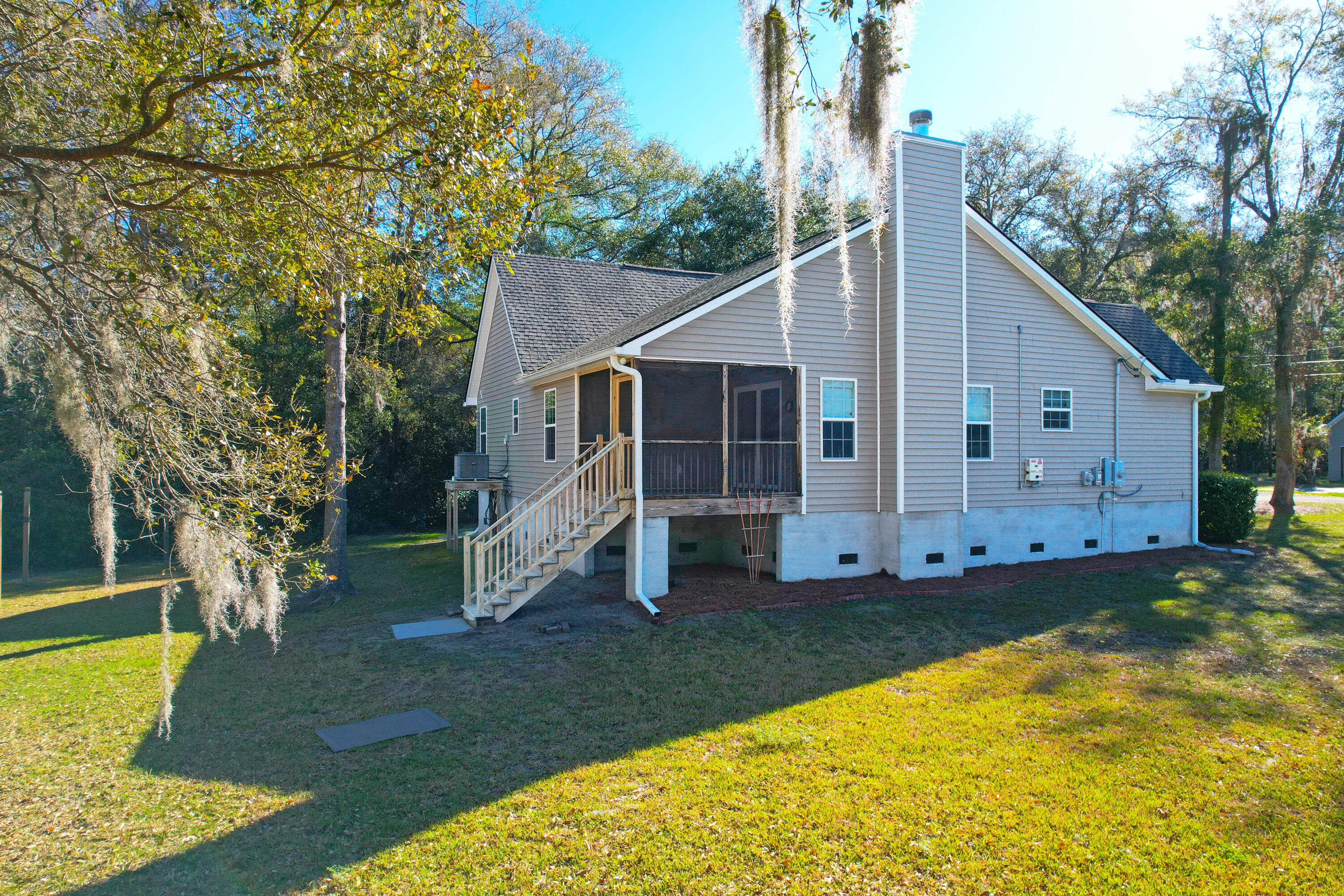 1810 Laura Creek Road Charleston, SC 29412 - Photo 24 of 31 Backyard