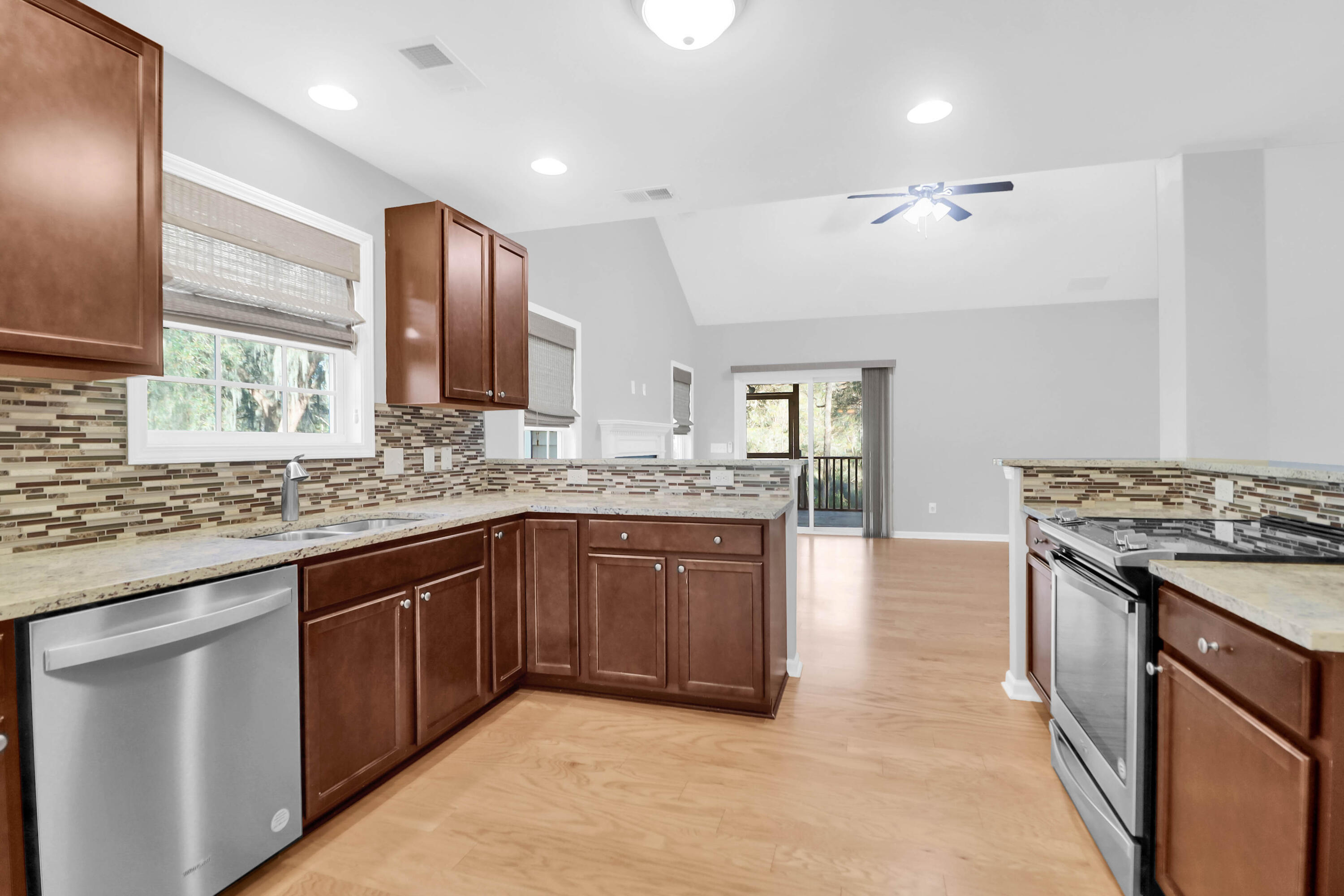 1810 Laura Creek Road Charleston, SC 29412 - Photo 5 of 31 Kitchen
