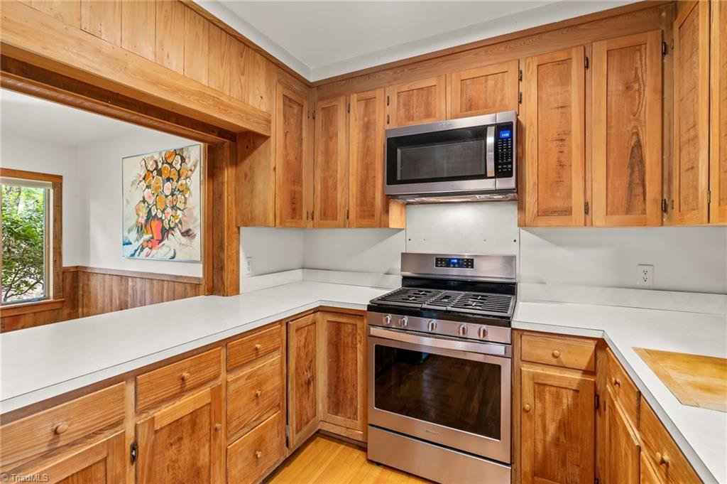 1715 Harper Road Asheboro, NC 27205 - Photo 17 of 48 Kitchen into dining