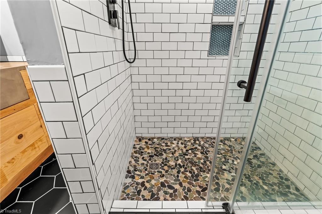 1715 Harper Road Asheboro, NC 27205 - Photo 28 of 48 Primary bath