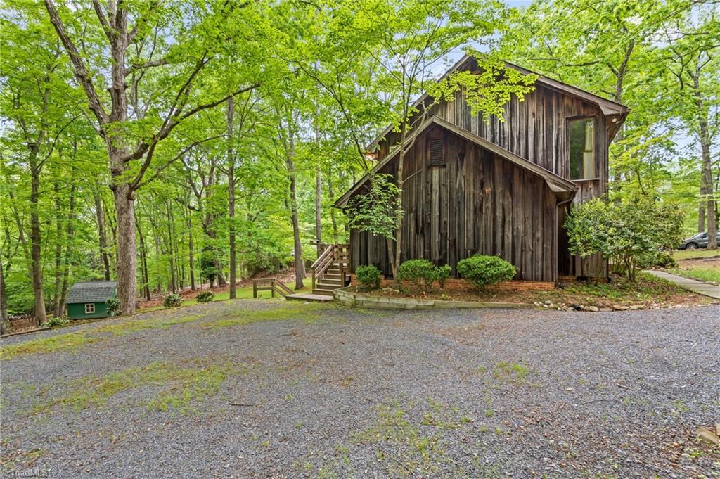 1715 Harper Road Asheboro, NC 27205 - Photo 37 of 48 Driveway to back deck