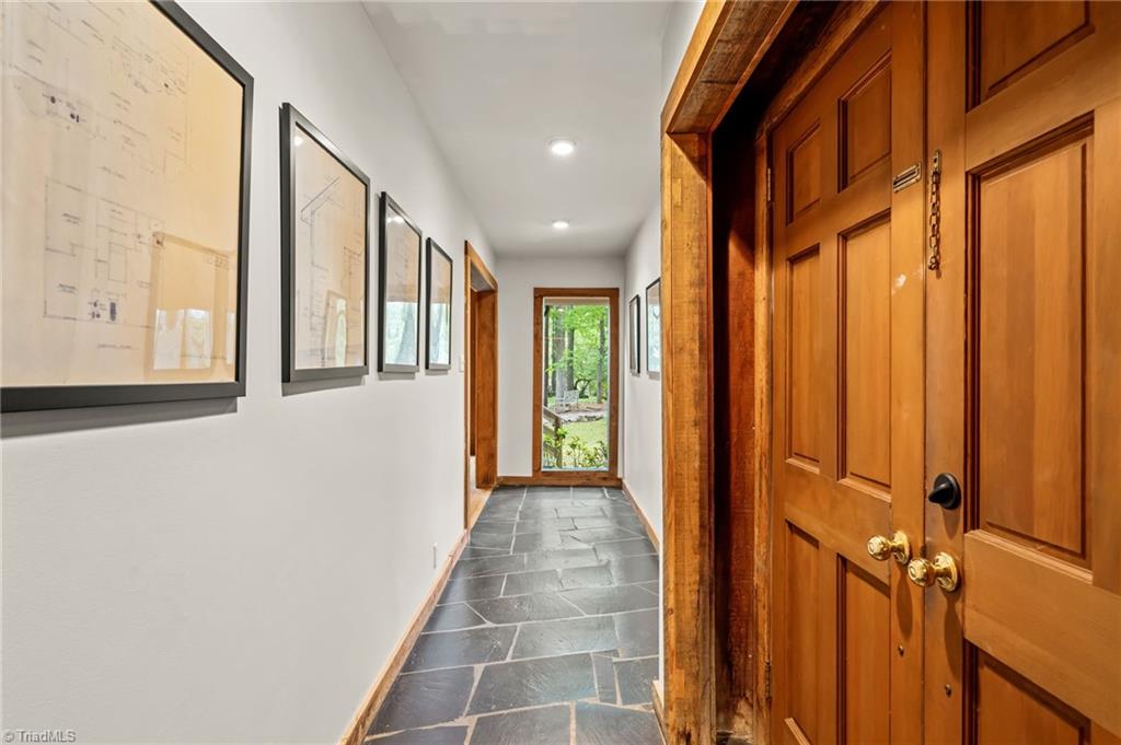 1715 Harper Road Asheboro, NC 27205 - Photo 6 of 48 Foyer