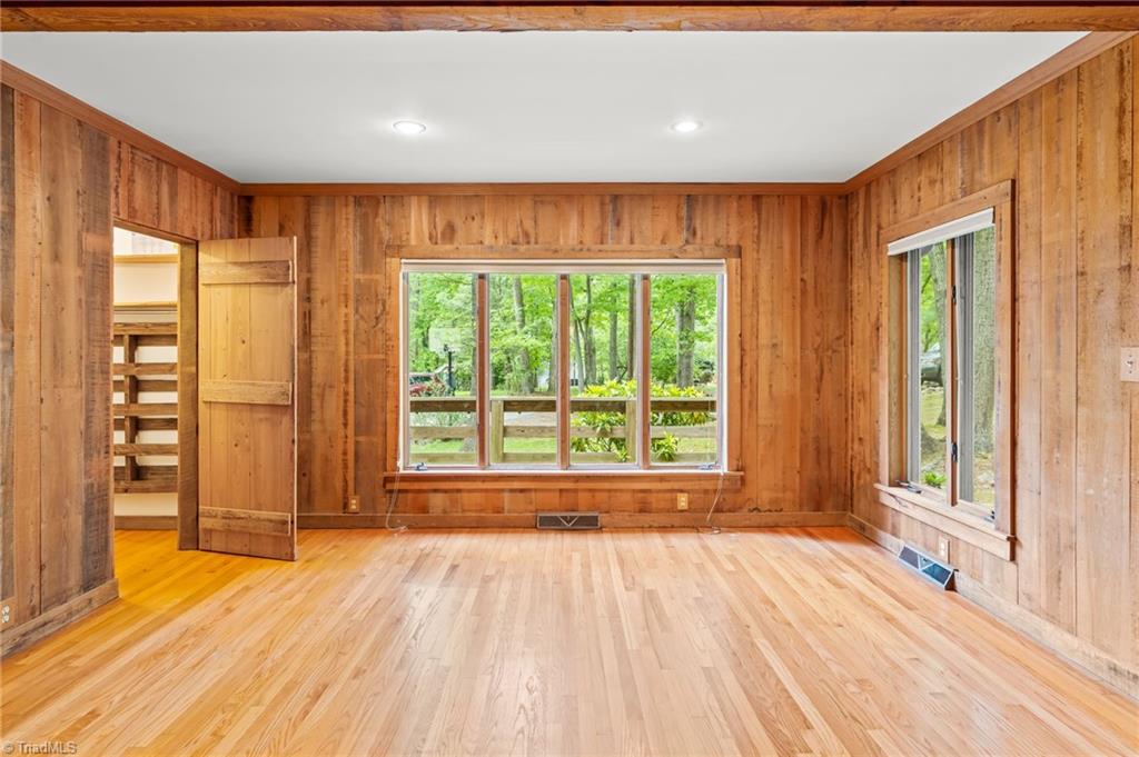 1715 Harper Road Asheboro, NC 27205 - Photo 9 of 48 Living Room w/ huge walk-in closet
