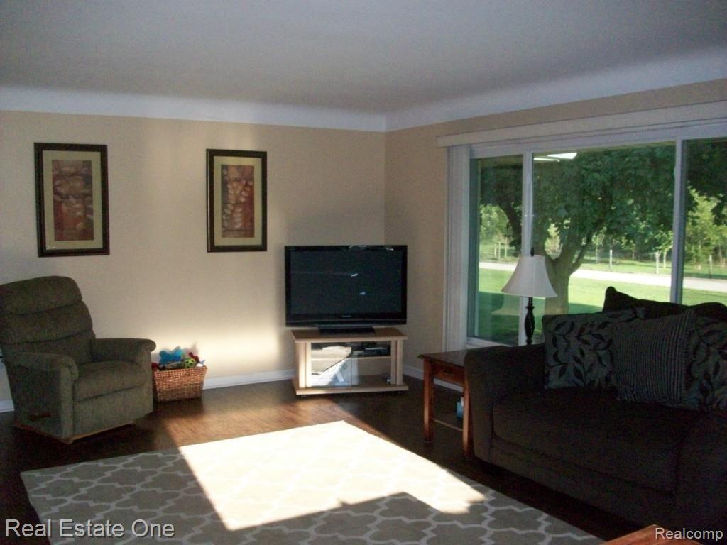 4944 Ohara Road Carleton, MI 48117 - Photo 7 of 48 Ohara 037.jpg