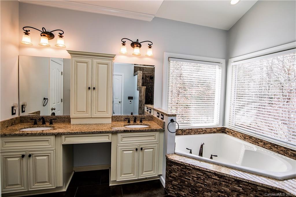 3208 Rhett Butler Place Charlotte, NC 28270 - Photo 20 of 34