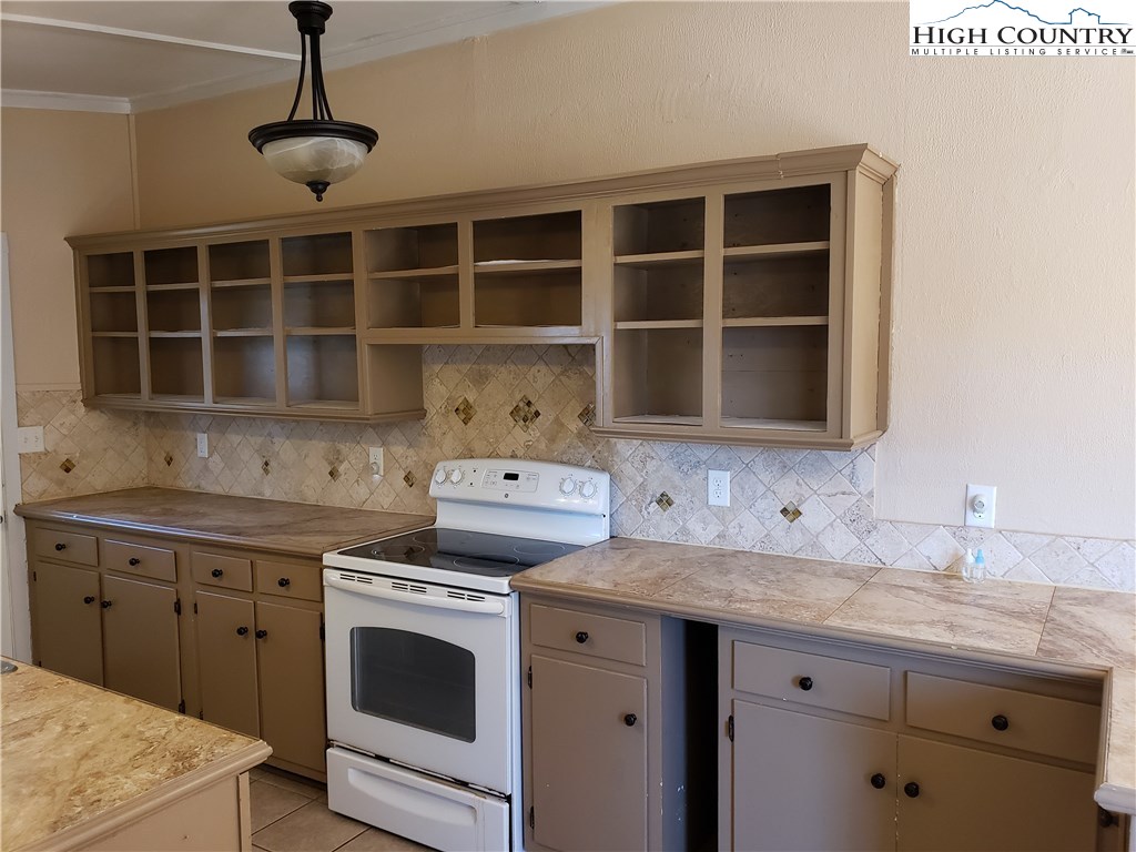 129 Ridgewood Drive Boone, NC 28607 - Photo 7 of 27 Gallery Image 7