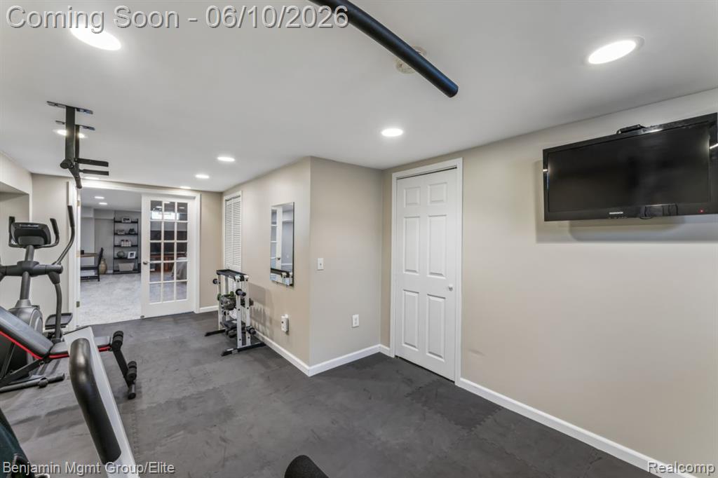 2072 Cumberland Road Rochester, MI 48307 - Photo 25 of 34