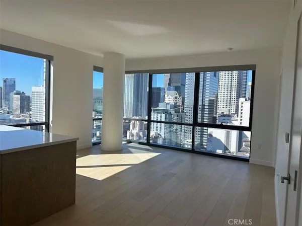$4,200 | 400 South Broadway, Unit 2710, Los Angeles, CA 90013