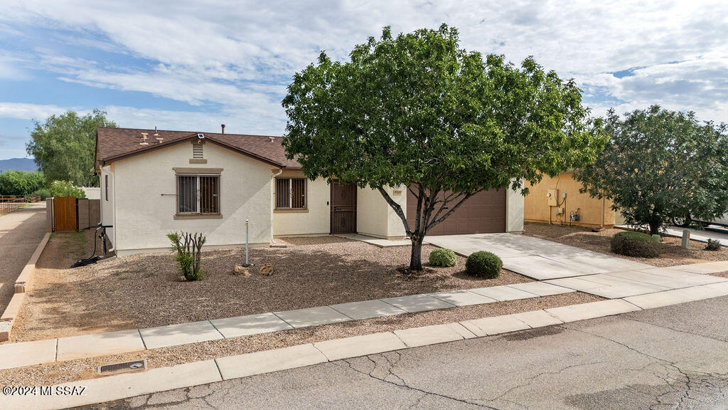 8350 West Razorbill Drive Tucson, AZ 85757 - Photo 2 of 27