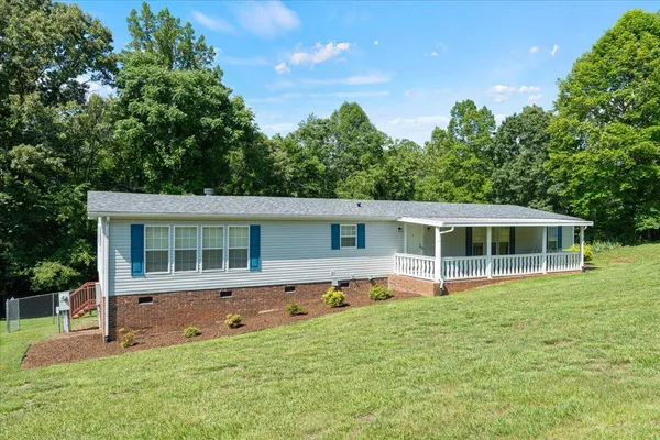$255,000 | 1296 Hayward Drive, Vinton, VA 24179