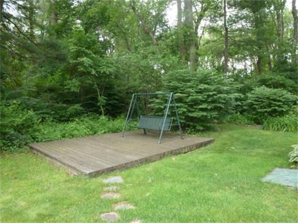 19 Dunster Road Bedford, MA 01730 - Photo 4 of 13 Gallery Image 4