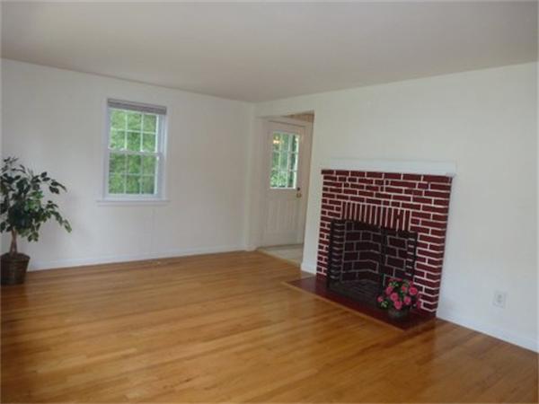 19 Dunster Road Bedford, MA 01730 - Photo 8 of 13 Gallery Image 8