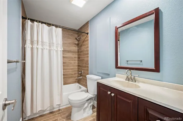 $685,000 | 6153 South Jackson Gap Court, Aurora, CO 80016