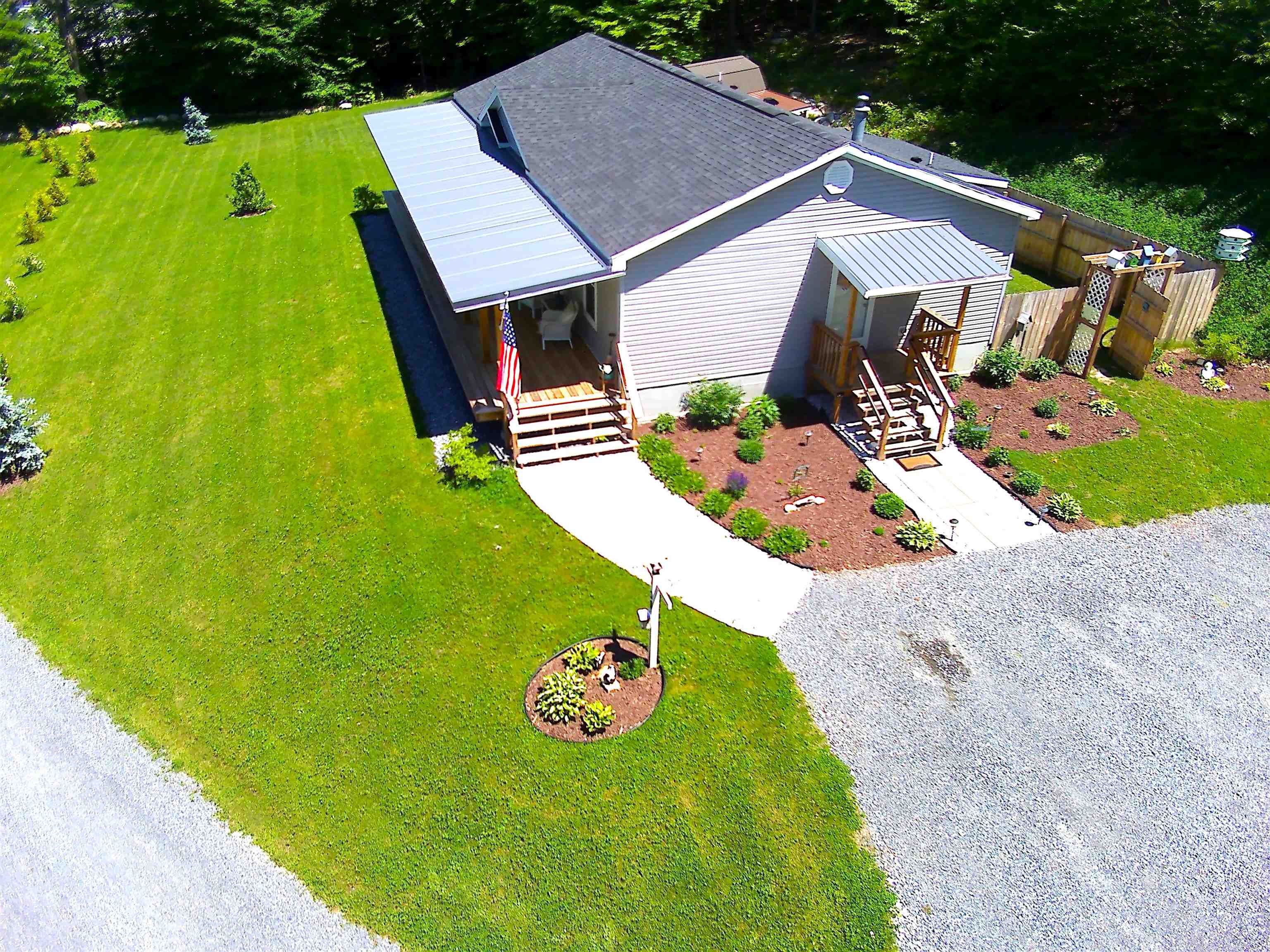 38 Oak Ridge Lane Bennington, VT 05201 - Photo 2 of 26
