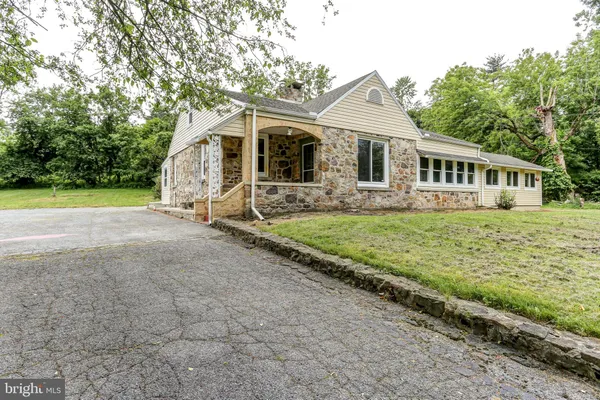 $1,995 | 1140 Oyster Mill Road, Camp Hill, PA 17011