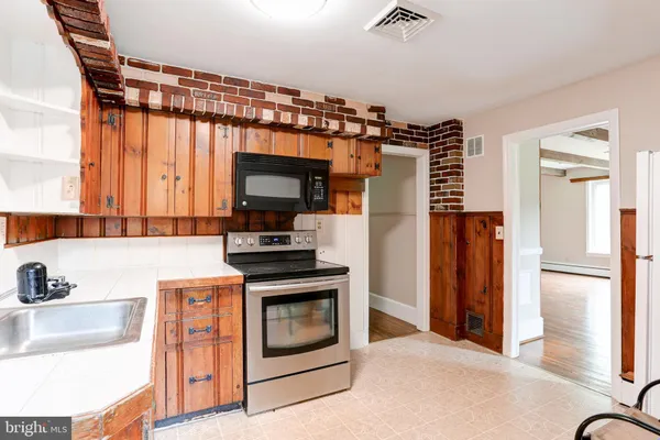 $1,995 | 1140 Oyster Mill Road, Camp Hill, PA 17011