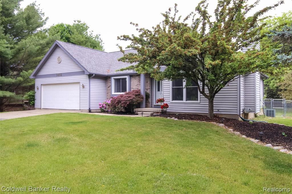 1492 Pratt Road Metamora, MI 48455 - Photo 4 of 37 Gallery Image 4