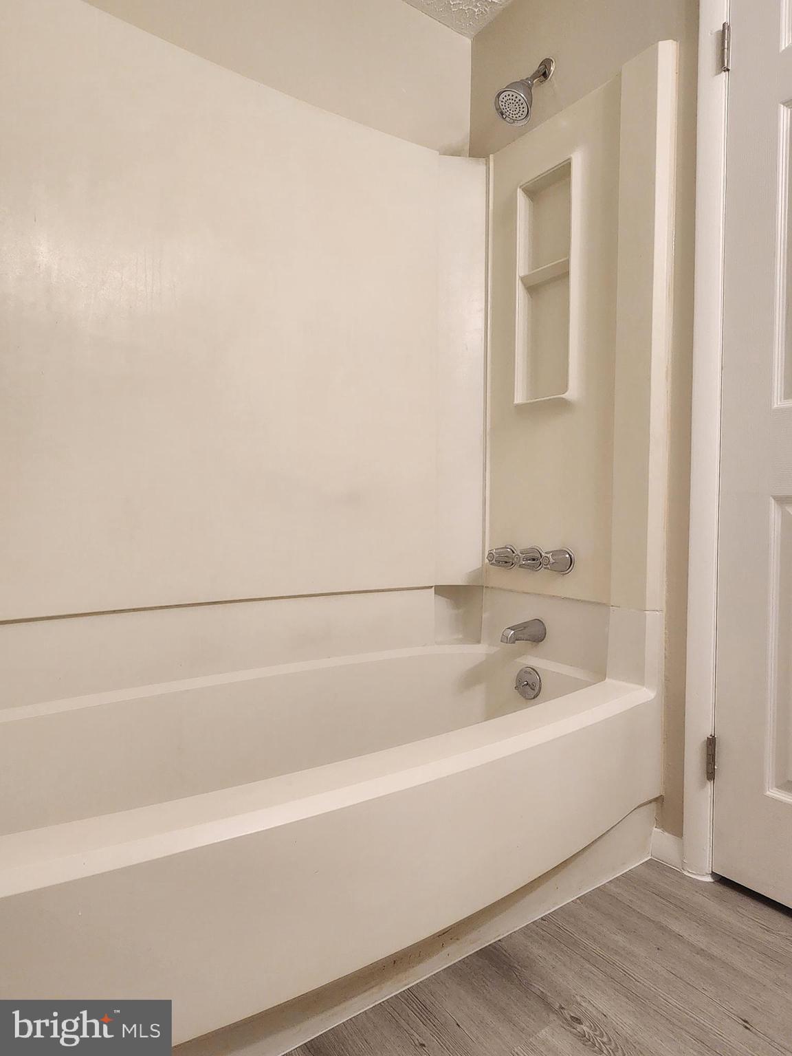 19505 Gunners Branch Road, Unit 733 Germantown, MD 20876 - Photo 34 of 42 Hallway full bath