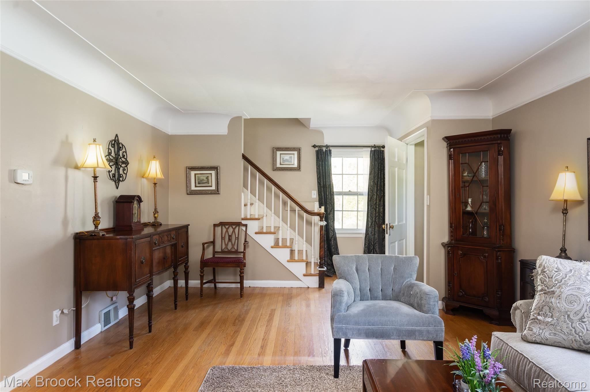 17 Hanover Road Pleasant Ridge, MI 48069 - Photo 5 of 32 Living Room and Front Entrance