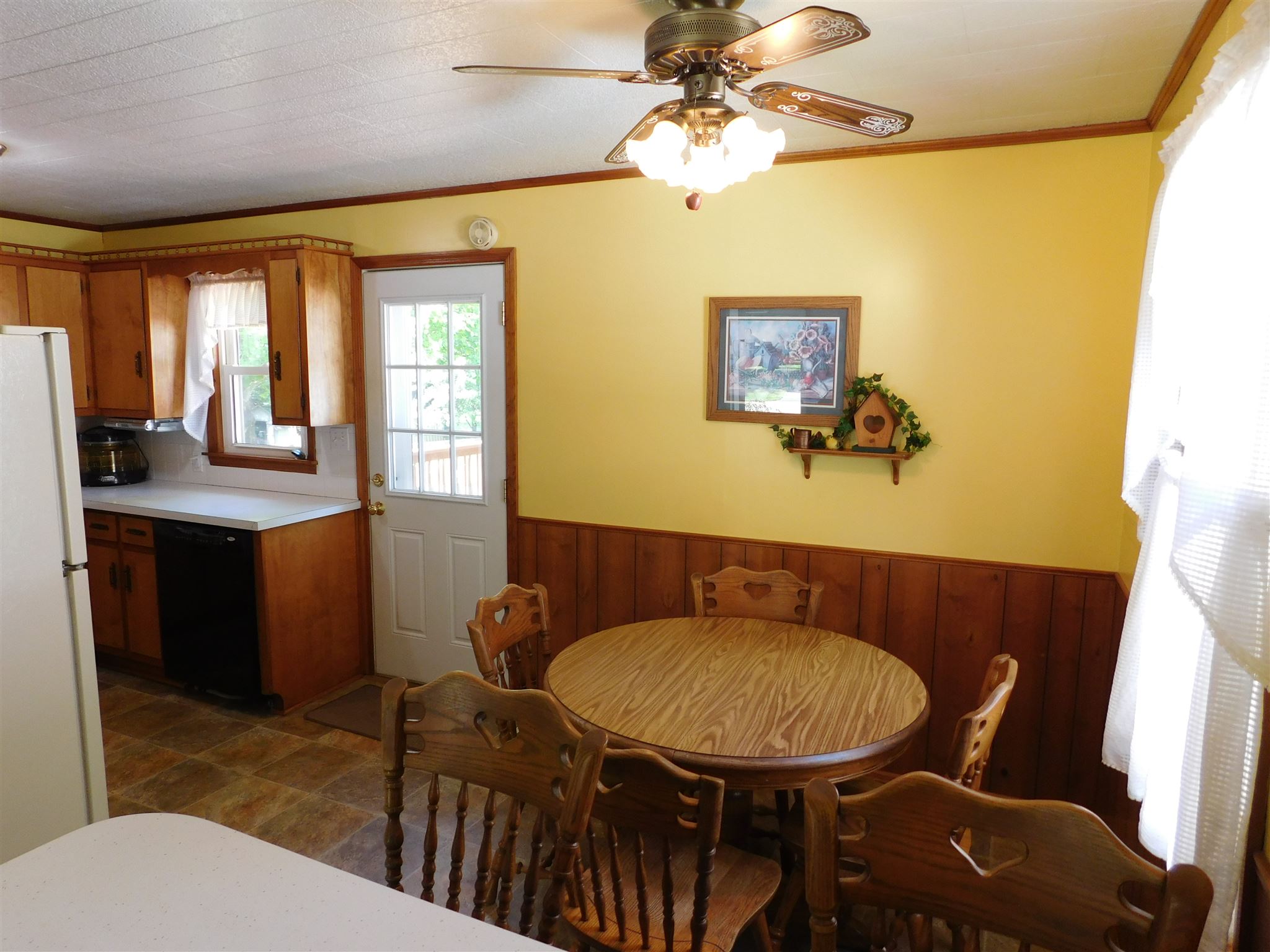 633 Russell Road Chandler, IN 47610 - Photo 5 of 32