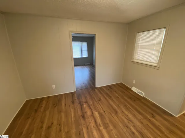 $2,000 | 204 Oakwood Drive, Laurens, SC 29360