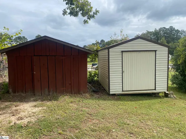 $2,000 | 204 Oakwood Drive, Laurens, SC 29360