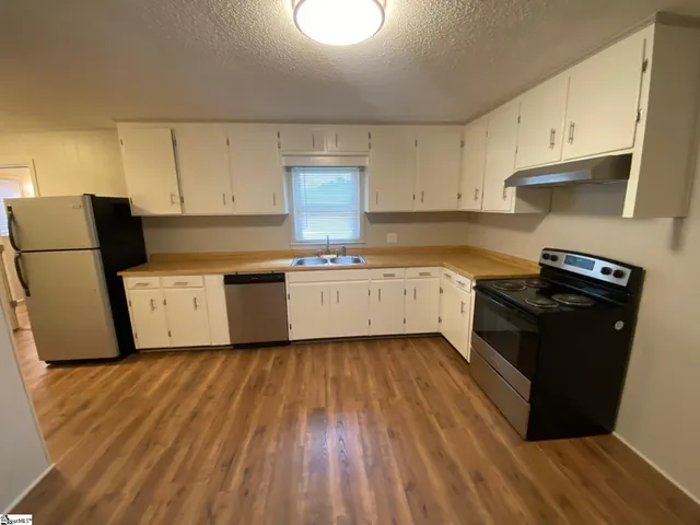 $2,000 | 204 Oakwood Drive, Laurens, SC 29360