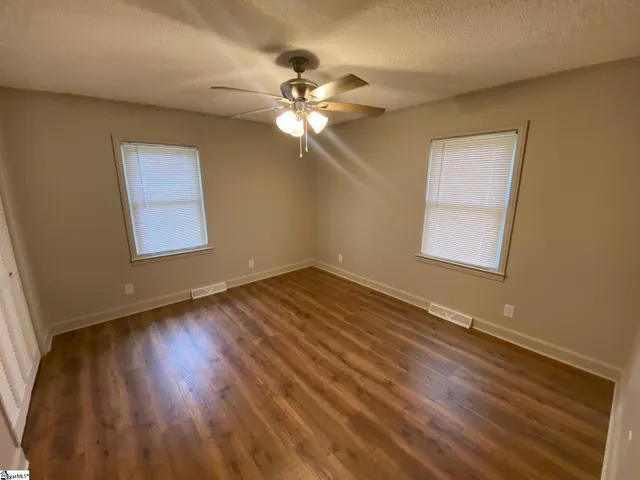 $2,000 | 204 Oakwood Drive, Laurens, SC 29360